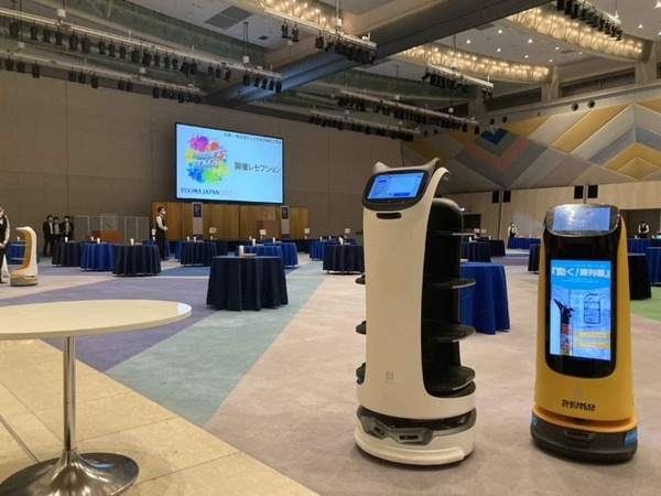 Pudu Robotics製配膳ロボット 「FOOMA JAPAN 2022」のレセプションパーティーでウェイターとして活躍