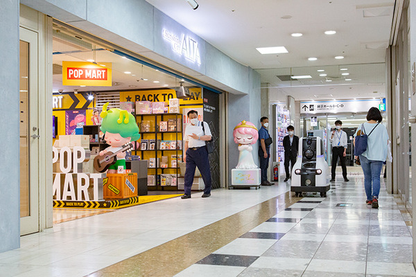 サンシャインシティでセコムの警備ロボット「cocobo」稼働開始！商用エリアを安定して巡回警備する様子を公開