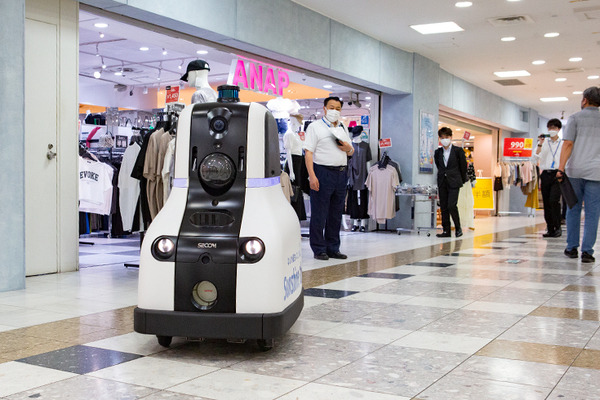 サンシャインシティでセコムの警備ロボット「cocobo」稼働開始！商用エリアを安定して巡回警備する様子を公開