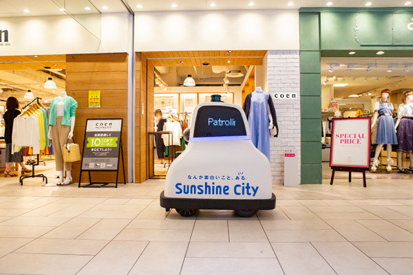 サンシャインシティでセコムの警備ロボット「cocobo」稼働開始！商用エリアを安定して巡回警備する様子を公開