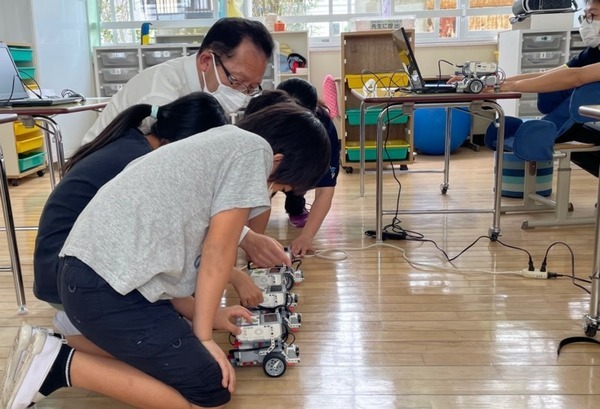 WRO Japan 特別支援学級の子どもたちに「ロボットプログラミング授業」を実施 令和5年3月まで毎月実施