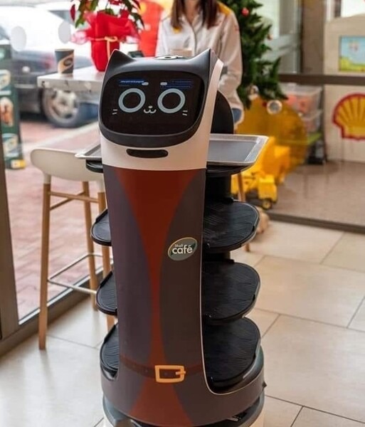 欧州のガソリンスタンドがPuduの配膳ロボット「BellaBot」「KettyBot」を導入！シェルと連携　その業務内容は
