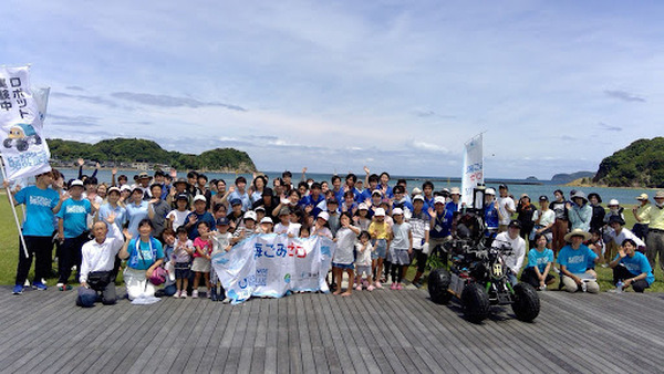 約200人が参加！学生と地元住民がロボットを使って海岸のごみを拾う「海ごみゼロ！ロボットビーチクリーン」