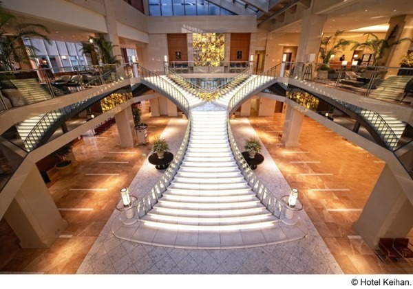 ロボットが人手を借りずにエレベーターを乗降 「ホテル京阪 ユニバーサル・タワー」でテスト運用