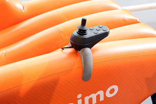 日本科学未来館で柔らかい移動ロボット「poimo」(ポイモ)に乗ってきた　トヨタの自動運転EVバス内部も公開