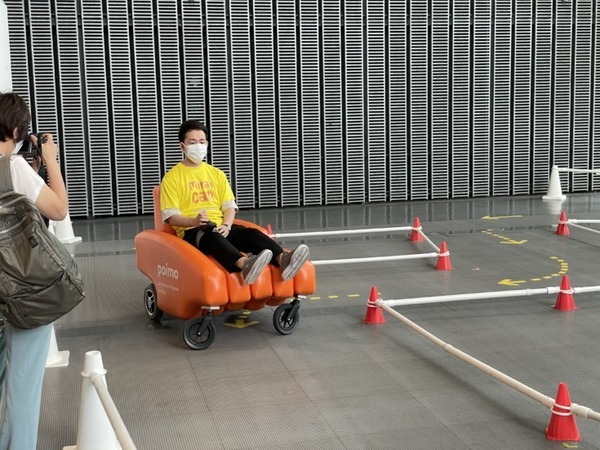 日本科学未来館で柔らかい移動ロボット「poimo」(ポイモ)に乗ってきた　トヨタの自動運転EVバス内部も公開