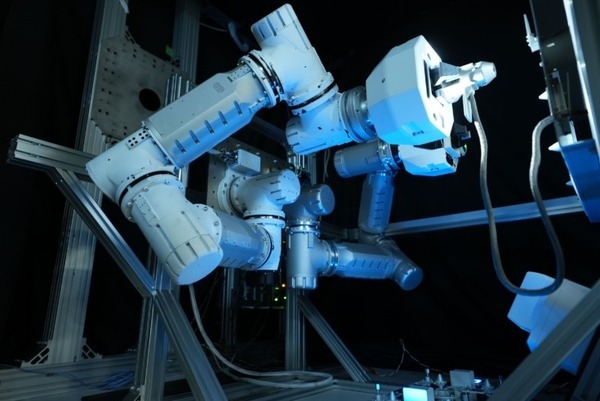 GITAI ISS船外での宇宙ロボット技術実証を発表 1.5m級双腕自律ロボットアームが保守・組立・製造作業を遂行
