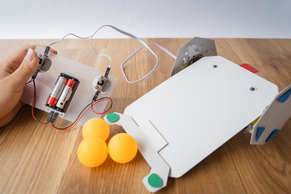 ダイナミックに動くロボットを作れる「ユカイな乗りものロボットキット」2022年秋に発売予定