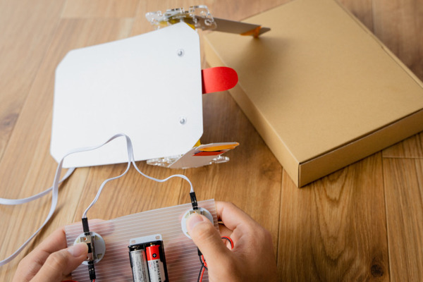 ダイナミックに動くロボットを作れる「ユカイな乗りものロボットキット」2022年秋に発売予定