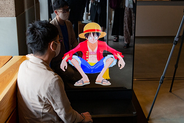 セコム「AIルフィ」と念願の会話体験、高度な音声合成技術にビックリ！『Meet the “ONE PIECE”』は巨大ガシャが大人気