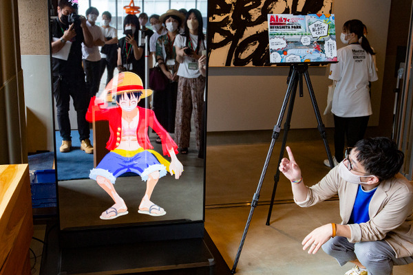 セコム「AIルフィ」と念願の会話体験、高度な音声合成技術にビックリ！『Meet the “ONE PIECE”』は巨大ガシャが大人気