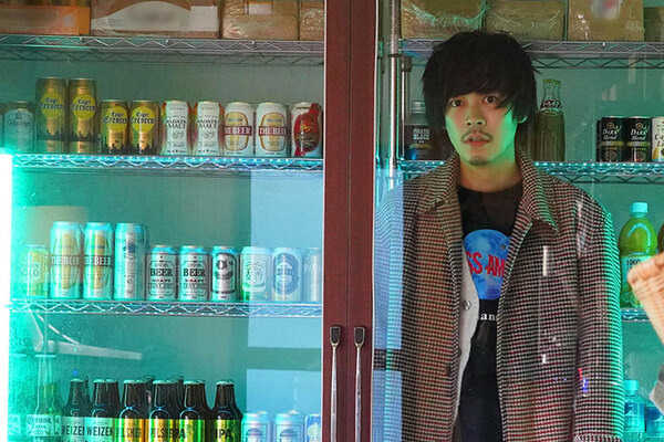コンビニに “ちょっとした異世界”の入口が!? 成田凌／前田敦子／六角精児の映画『コンビニエンス・ストーリー』8月5日公開