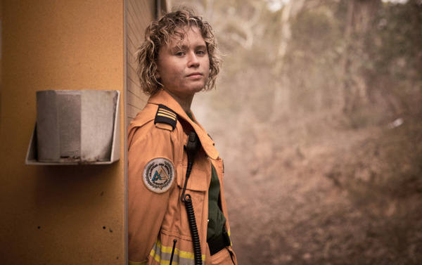 大規模森林火災の脅威を描く海外ドラマ『FIRES オーストラリアの黒い夏』配信開始！大迫力の爆炎シーン撮影の新技術「ドリームスクリーン」とは