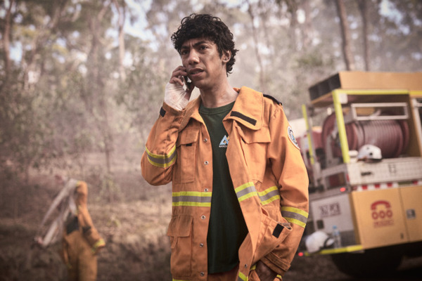 大規模森林火災の脅威を描く海外ドラマ『FIRES オーストラリアの黒い夏』配信開始！大迫力の爆炎シーン撮影の新技術「ドリームスクリーン」とは