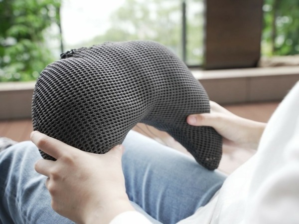 やわらかい乗り物「poimo」実用化に向けた試作機を開発　ふくらむ・たためる風船構造、直感的なクッション型コントローラ