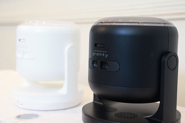 販売累計170万台「家庭用プラネタリウム」の新商品をセガトイズが発表！ハイブリッド投影システム採用　m-floの☆Takuと中川翔子が体験