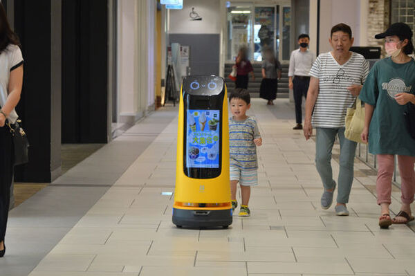 ららぽーと海老名で「KettyBot」を動く広告ロボットとして実証実験　サブスクリプションサービス  KETTIBO36 試験導入中