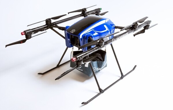 中電工業の送電鉄塔工事でSkyDriveの物流ドローン『SkyLift』が1.6トンの塗料を運搬　過酷な現場の労働環境改善と担い手確保へ