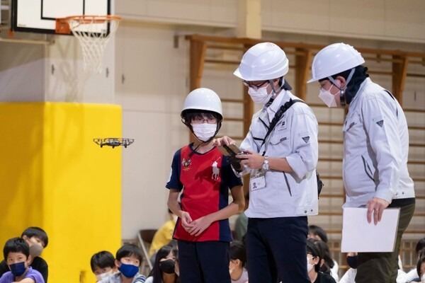 約150名の小学生が『ドローンを活用した防災教室』体験　パーソルがICT教育「テクノロジー×防災」の一環として開催　豊洲北小学校
