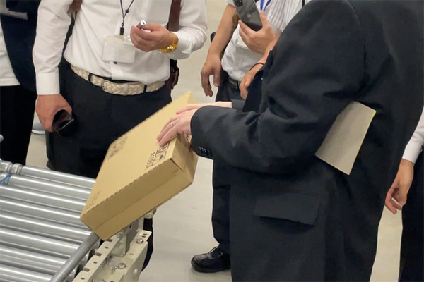 ソフトバンクロボティクスが物流向け自動化ソリューションに本格参入　体験施設を千葉県市川にオープン、報道陣に公開