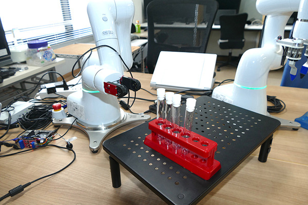 近接覚でロボットの進化を狙う「Thinker」創業　阪大・小山氏と元ATOUNメンバーがつかみとる未来は?