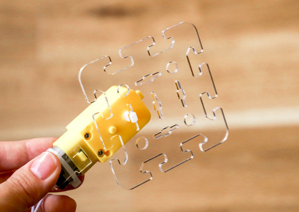 小学生ロボコン公式のロボット作りスターターキット「ユカイな乗りものロボットキット」 9月29日(木)に発売