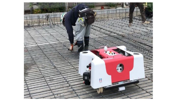 ロボットの遠隔操作・オペレーション支援で建設現場の労働力不足を解決 NTT西日本と建ロボテックが実証実験