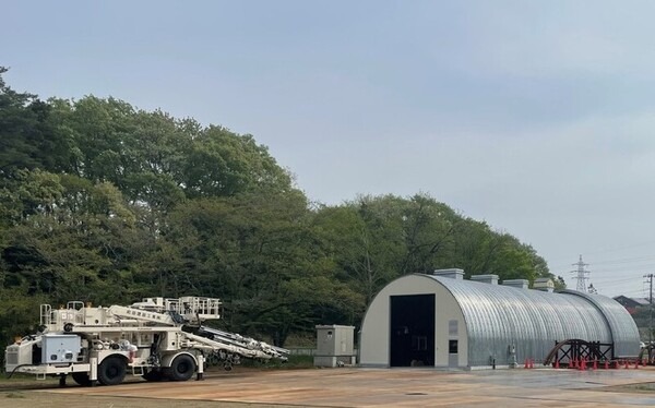 発破を自動装填する山岳トンネル自動化技術「自動装薬システム」にロボット制御システム「V-Sido」で技術協力　アスラテック