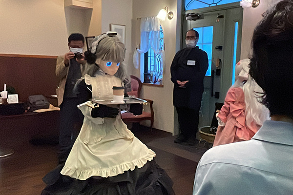 【速報】美少女ロボット3姉妹による「メイドロボカフェ」が期間限定でOPEN　アパートの一室から始まった夢への挑戦　MaSiRoプロジェクト
