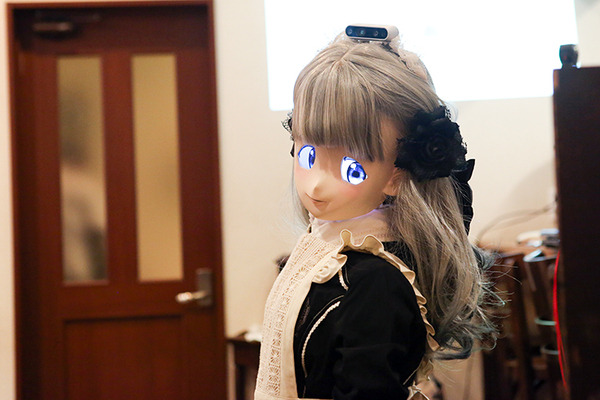 【速報】美少女ロボット3姉妹による「メイドロボカフェ」が期間限定でOPEN　アパートの一室から始まった夢への挑戦　MaSiRoプロジェクト