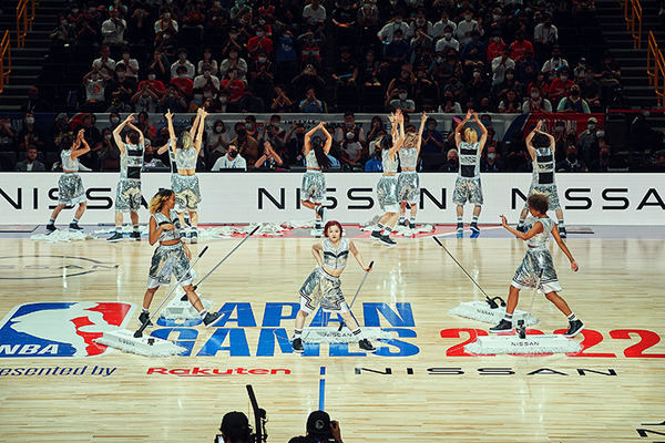 【速報】日産が自動運転支援技術「プロパイロット」を応用した「自動モップ」を開発　バスケットコートを華麗に清掃する動画を公開