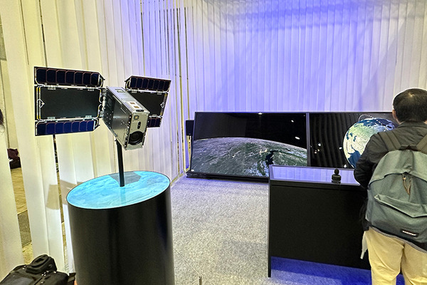 人工衛星を操作して宇宙から地球が見られる日がもうすぐやってくる！ソニーが「STAR SPHERE」体験ブースを展示　CEATEC2022