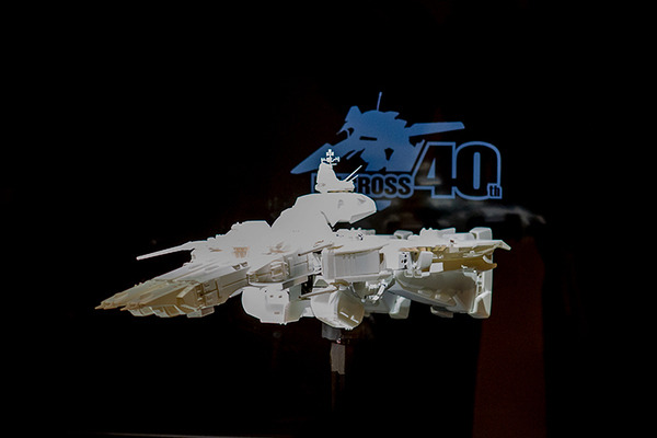 「超時空要塞マクロス展」レポート　全長70cmマクロス戦艦からロボットへ変形デモ写真を公開、合計4,600回トラブルなし！2023年春に横浜で公開
