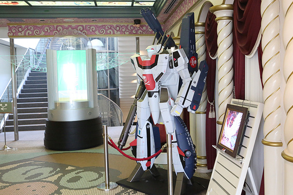 「超時空要塞マクロス展」レポート　全長70cmマクロス戦艦からロボットへ変形デモ写真を公開、合計4,600回トラブルなし！2023年春に横浜で公開