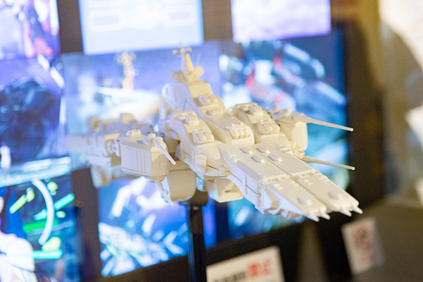「超時空要塞マクロス展」レポート　全長70cmマクロス戦艦からロボットへ変形デモ写真を公開、合計4,600回トラブルなし！2023年春に横浜で公開