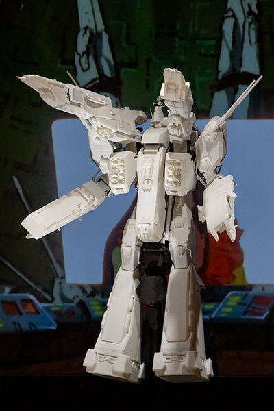 「超時空要塞マクロス展」レポート　全長70cmマクロス戦艦からロボットへ変形デモ写真を公開、合計4,600回トラブルなし！2023年春に横浜で公開