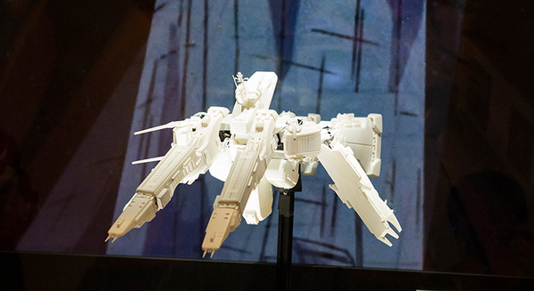 「超時空要塞マクロス展」レポート　全長70cmマクロス戦艦からロボットへ変形デモ写真を公開、合計4,600回トラブルなし！2023年春に横浜で公開