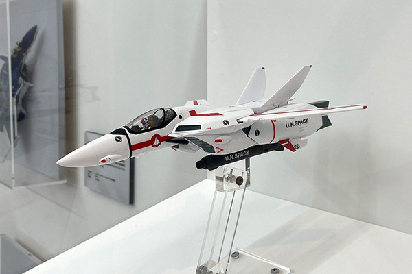 「超時空要塞マクロス展」レポート　全長70cmマクロス戦艦からロボットへ変形デモ写真を公開、合計4,600回トラブルなし！2023年春に横浜で公開