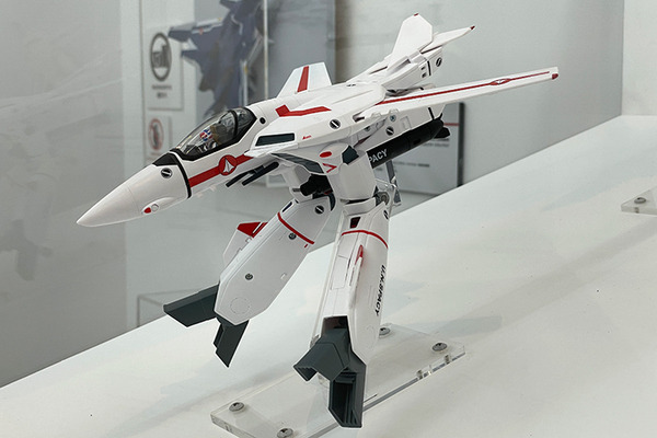 「超時空要塞マクロス展」レポート　全長70cmマクロス戦艦からロボットへ変形デモ写真を公開、合計4,600回トラブルなし！2023年春に横浜で公開