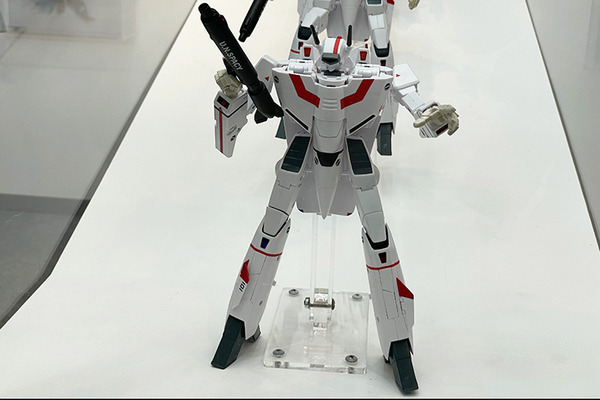 「超時空要塞マクロス展」レポート　全長70cmマクロス戦艦からロボットへ変形デモ写真を公開、合計4,600回トラブルなし！2023年春に横浜で公開