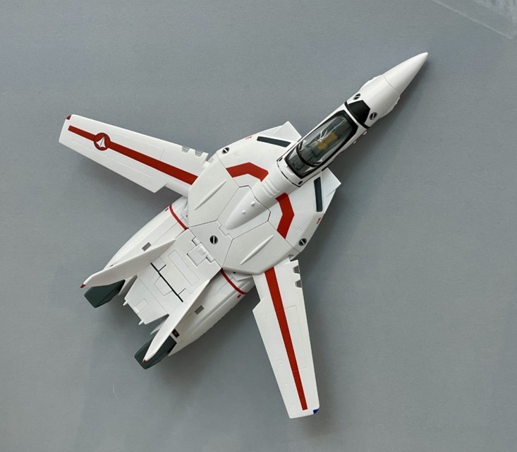 「超時空要塞マクロス展」レポート　全長70cmマクロス戦艦からロボットへ変形デモ写真を公開、合計4,600回トラブルなし！2023年春に横浜で公開