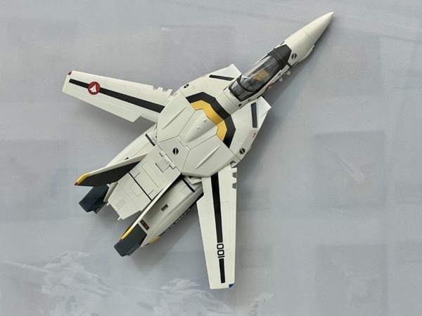 「超時空要塞マクロス展」レポート　全長70cmマクロス戦艦からロボットへ変形デモ写真を公開、合計4,600回トラブルなし！2023年春に横浜で公開