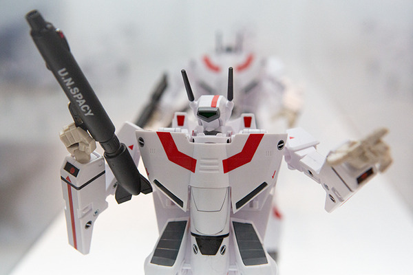 「超時空要塞マクロス展」レポート　全長70cmマクロス戦艦からロボットへ変形デモ写真を公開、合計4,600回トラブルなし！2023年春に横浜で公開