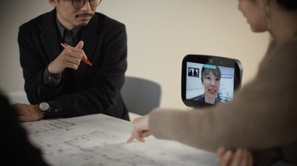 コクヨがテレプレゼンロボットのオリジナルモデル、オフィス専用「temi」検証開始　ハイブリッド会議でリモートワーカーの疎外感を解消