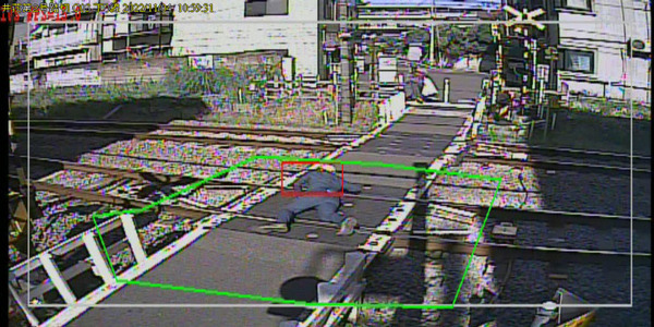 踏切事故を未然に防ぐ「3D画像解析踏切監視システム」西武鉄道が本運用を開始 4年強に渡って改良・改善を重ねて実用化