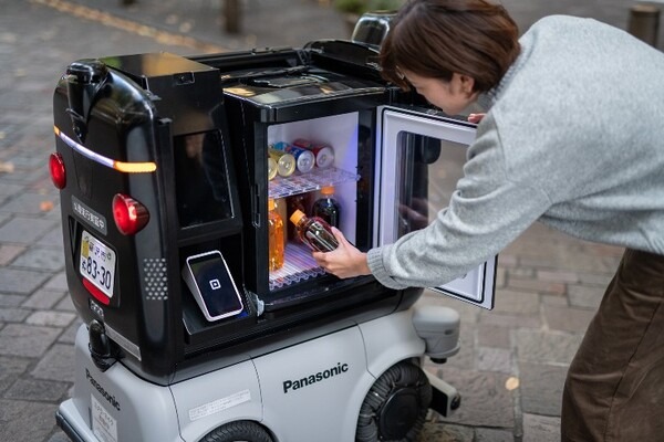 【日本初】パナソニックが公道での完全遠隔監視・操作型自動搬送ロボット単独による販売実証実験を丸の内で実施