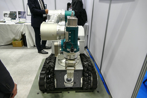 全地形対応走行ロボ、子育てロボ、柔剛切替できる特殊機構まで 「横浜ロボットワールド2022」