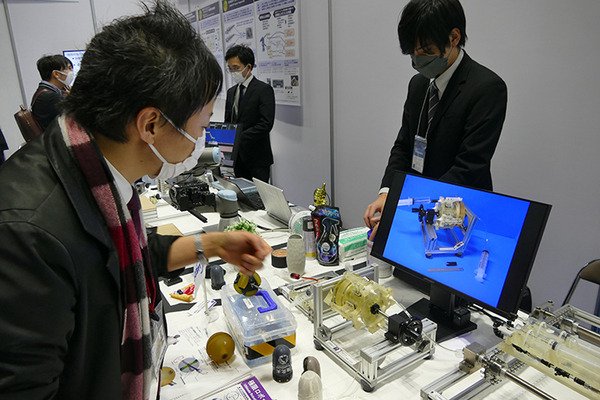 全地形対応走行ロボ、子育てロボ、柔剛切替できる特殊機構まで 「横浜ロボットワールド2022」