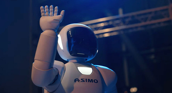 2022年に話題になったロボットたち　ロボスタ記事で振り返る　未来のカフェ/自動PCR検査/ASIMOの卒業/ウマ型変形四脚ロボット/配膳ロボ/メイドロボカフェ/カルガモロボ