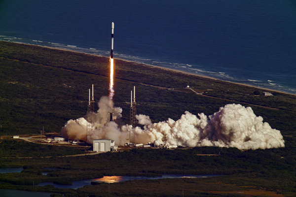 ソニー/東京大学/JAXAの超小型人工衛星『EYE』がSpaceXのロケットで宇宙へ！地上との通信に成功「宇宙からの撮影を身近なものに」